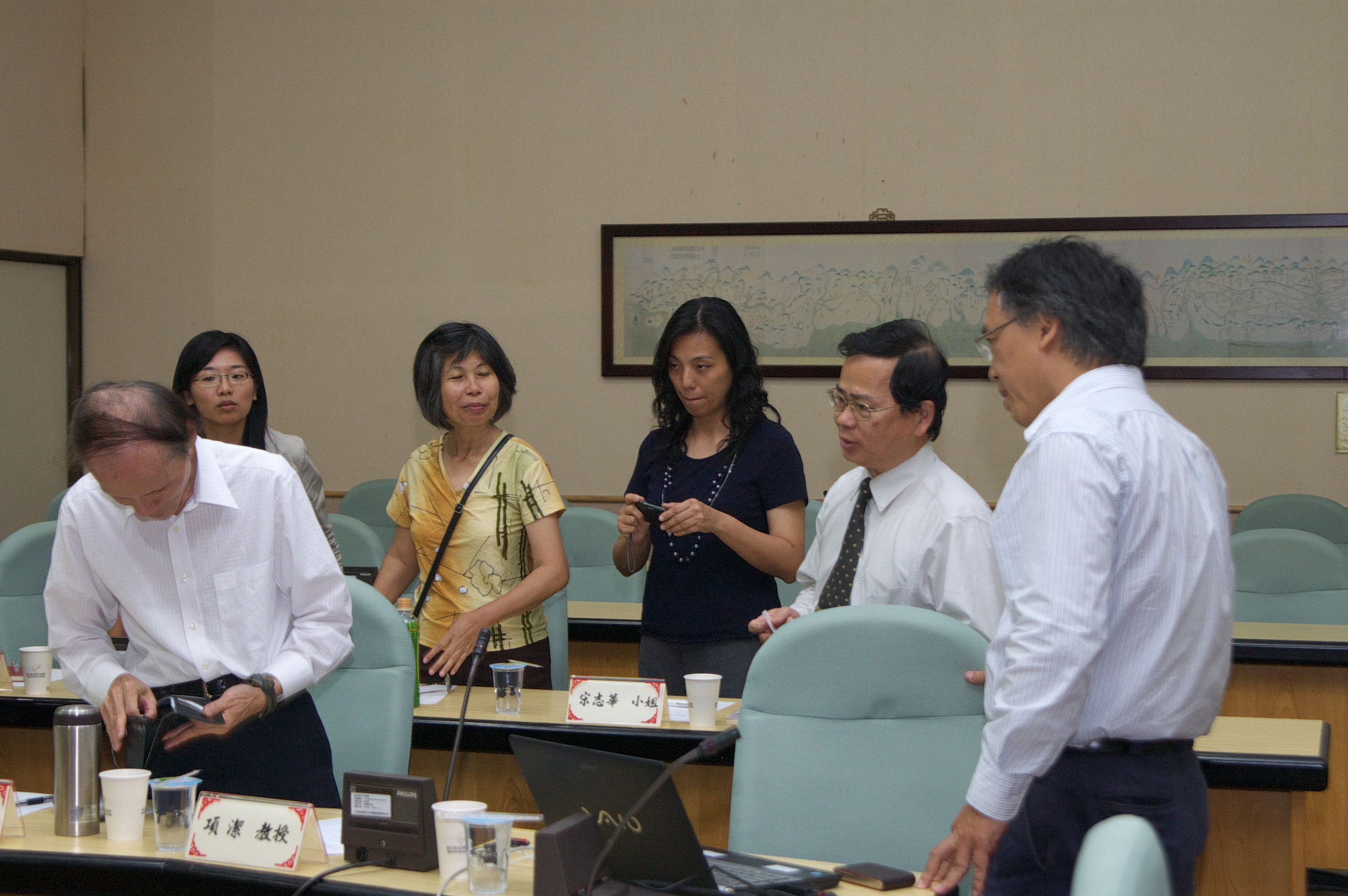 台灣大學數位典藏研究發展中心項潔主任率團參訪本館洽談數位化合作事宜