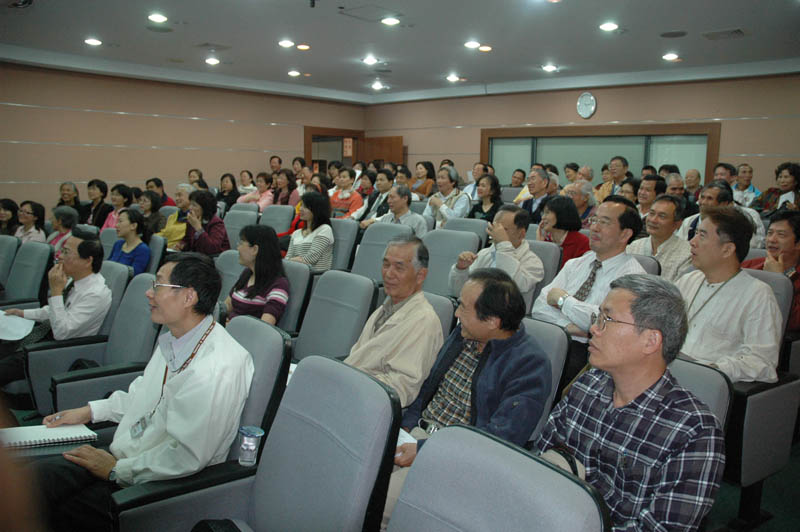 學員興致高昂聆聽 