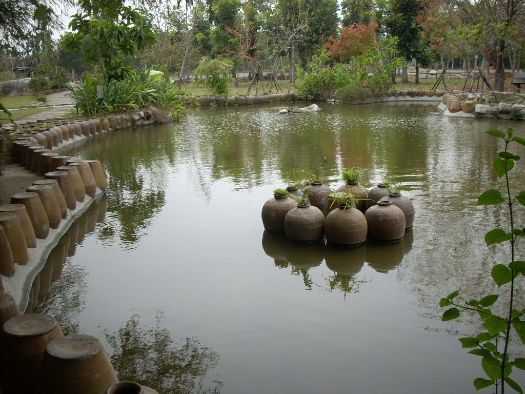 甕池