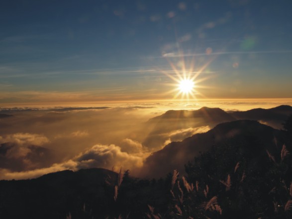 阿里山日出(賴澄茂攝影)