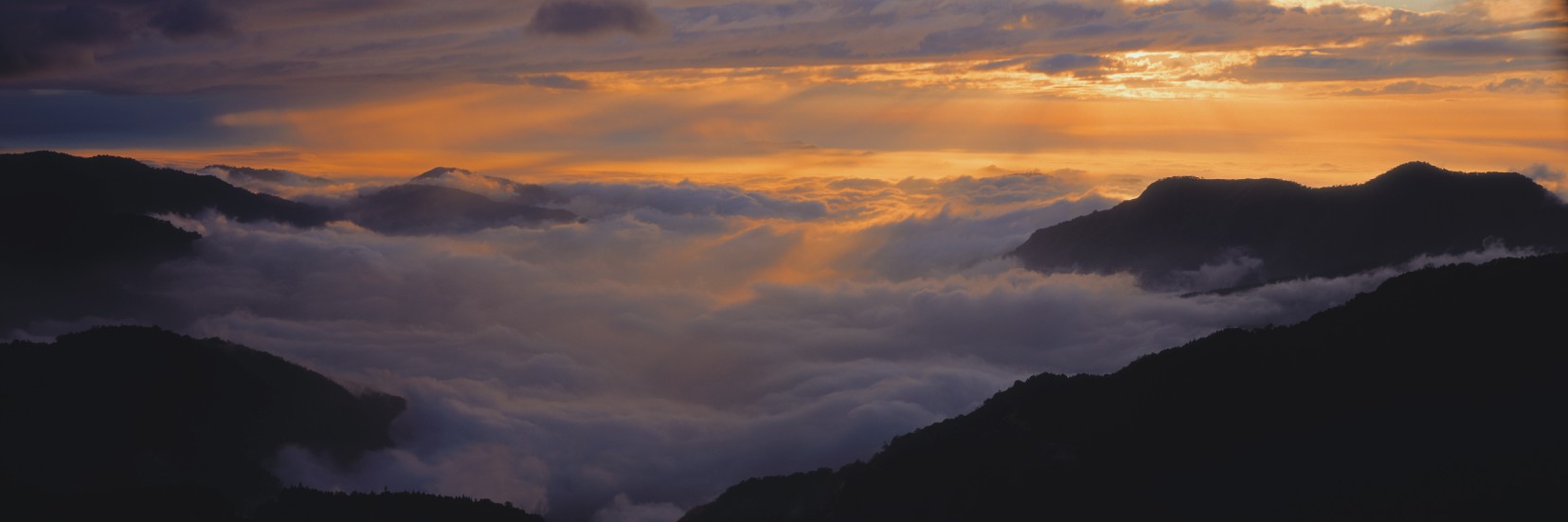 塔山雲海(賴澄茂攝影)