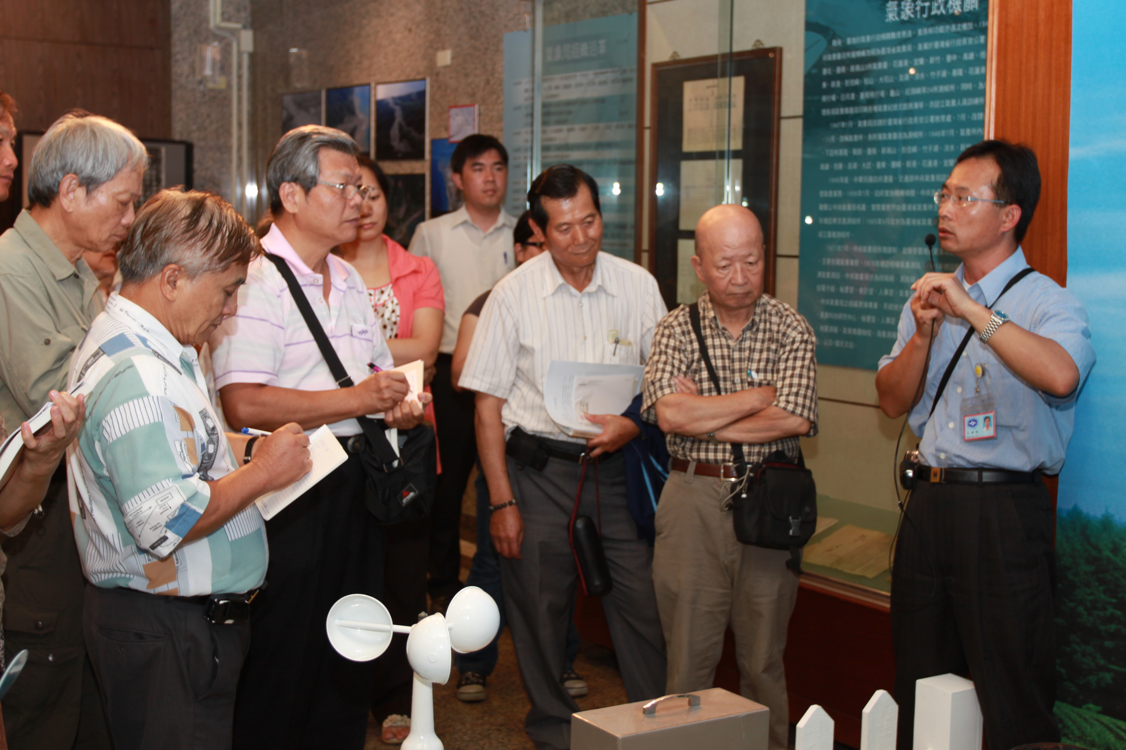 「走過風雨」與「百年推手」史料特展導覽解說志工研習