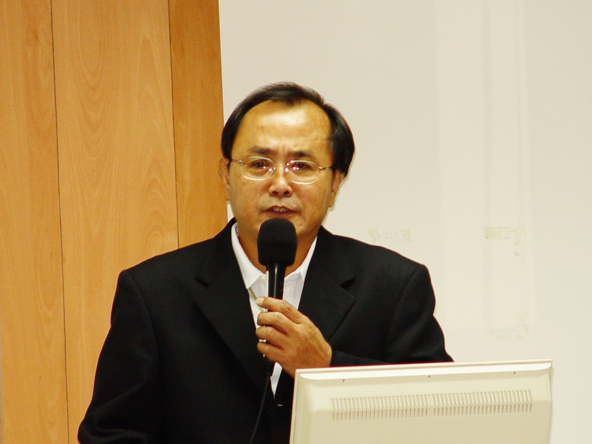 浦忠成老師講授「臺灣的原住民族」課程