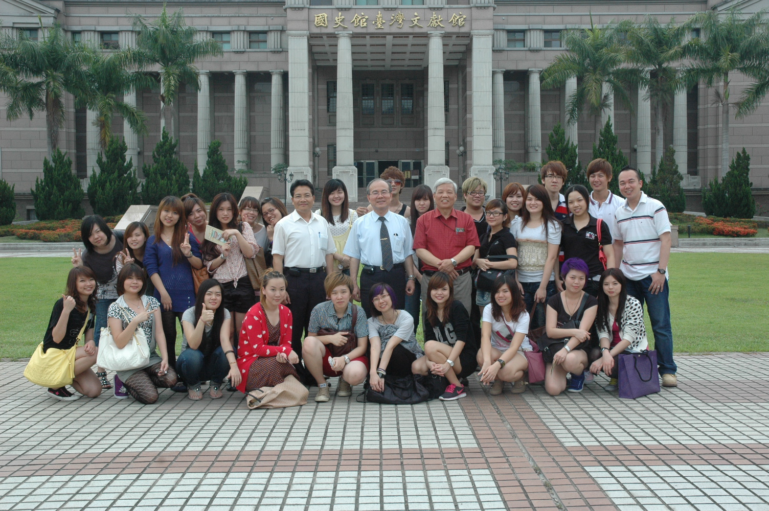 靜宜大學觀光學系楊教授正寬帶領海外僑生蒞館參觀