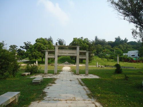 邱良功墓全景