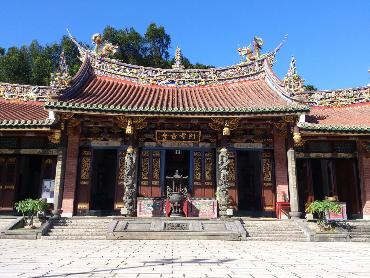 圖2:大直北安路劍潭古寺
