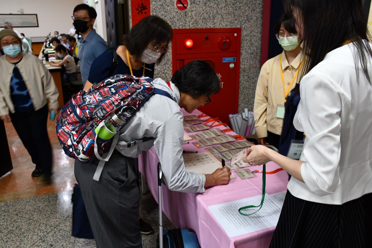 圖11：來賓報到情形