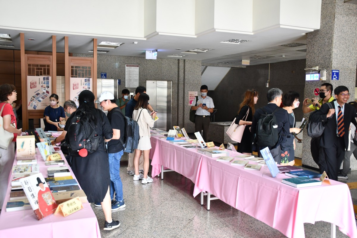 圖20：得獎書刊展示s.JPG