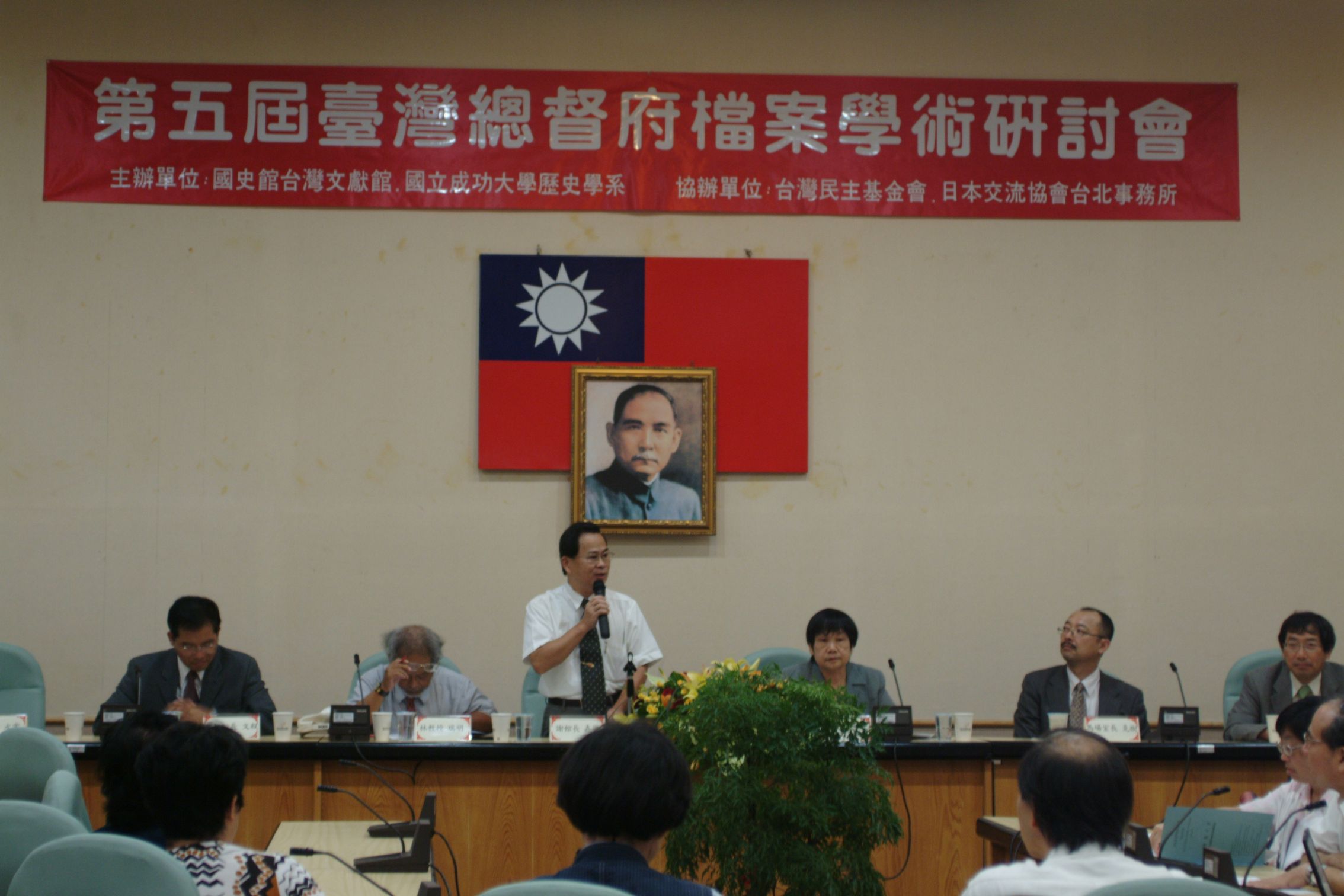 主辦單位謝館長嘉梁開幕致詞