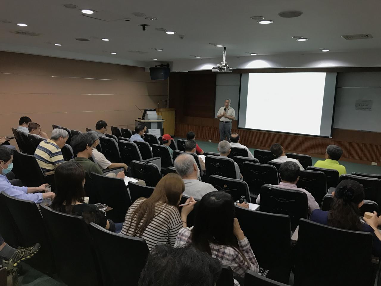 圖2：演講現場