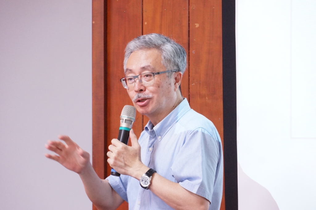 圖1.王嵩山教授演講