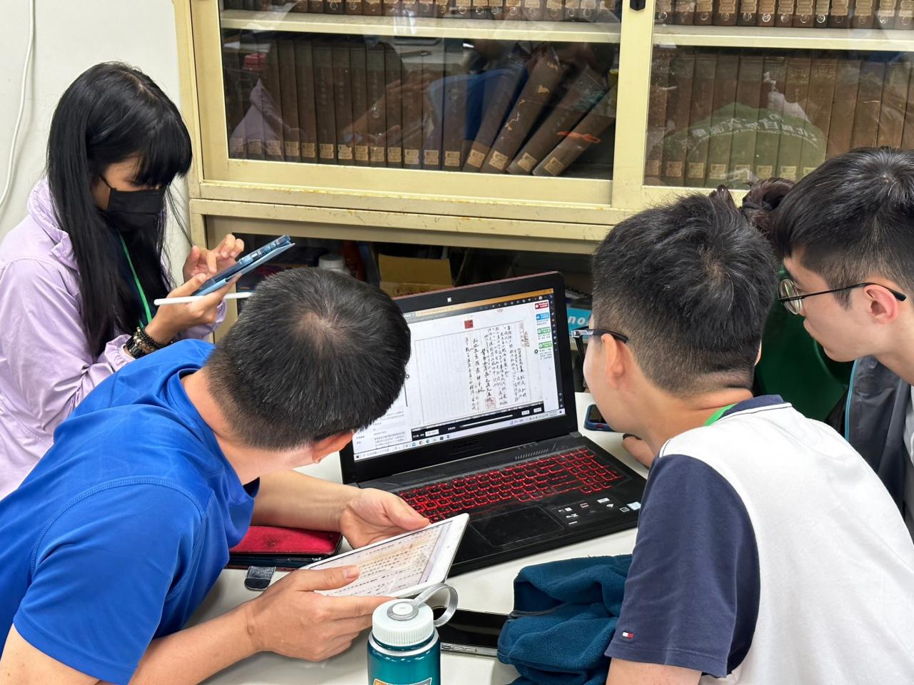 圖8、學員運用系統尋找資料