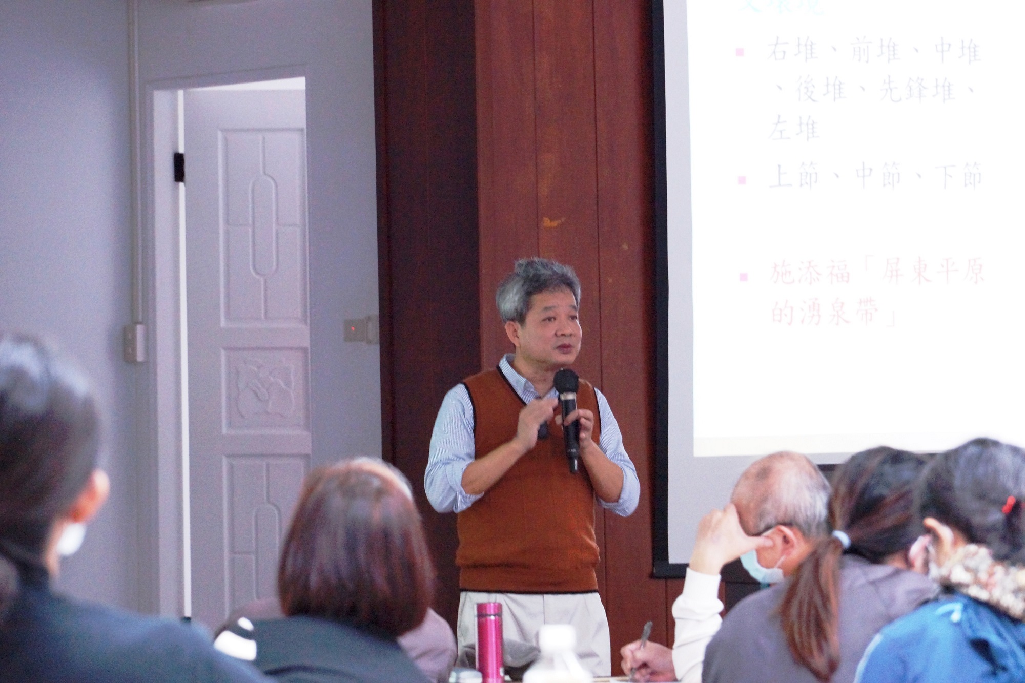 圖1：李文良教授演講.jpg