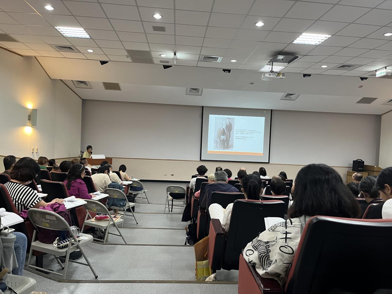 圖5：許雪姬老師主講「二戰後國府的漢奸、戰犯審判：以楊肇嘉為例」